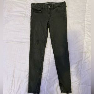 AMERICAN EAGLE ARMY GREEN JEGGINGS ✨